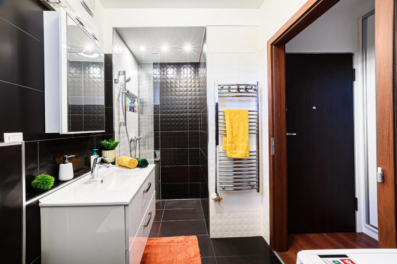 Hid19 Apartman Gyor Belvaros-Free Parking-Terrace Az Rq Vizi Elmenypark Es Gyogyfuerdonel Εξωτερικό φωτογραφία