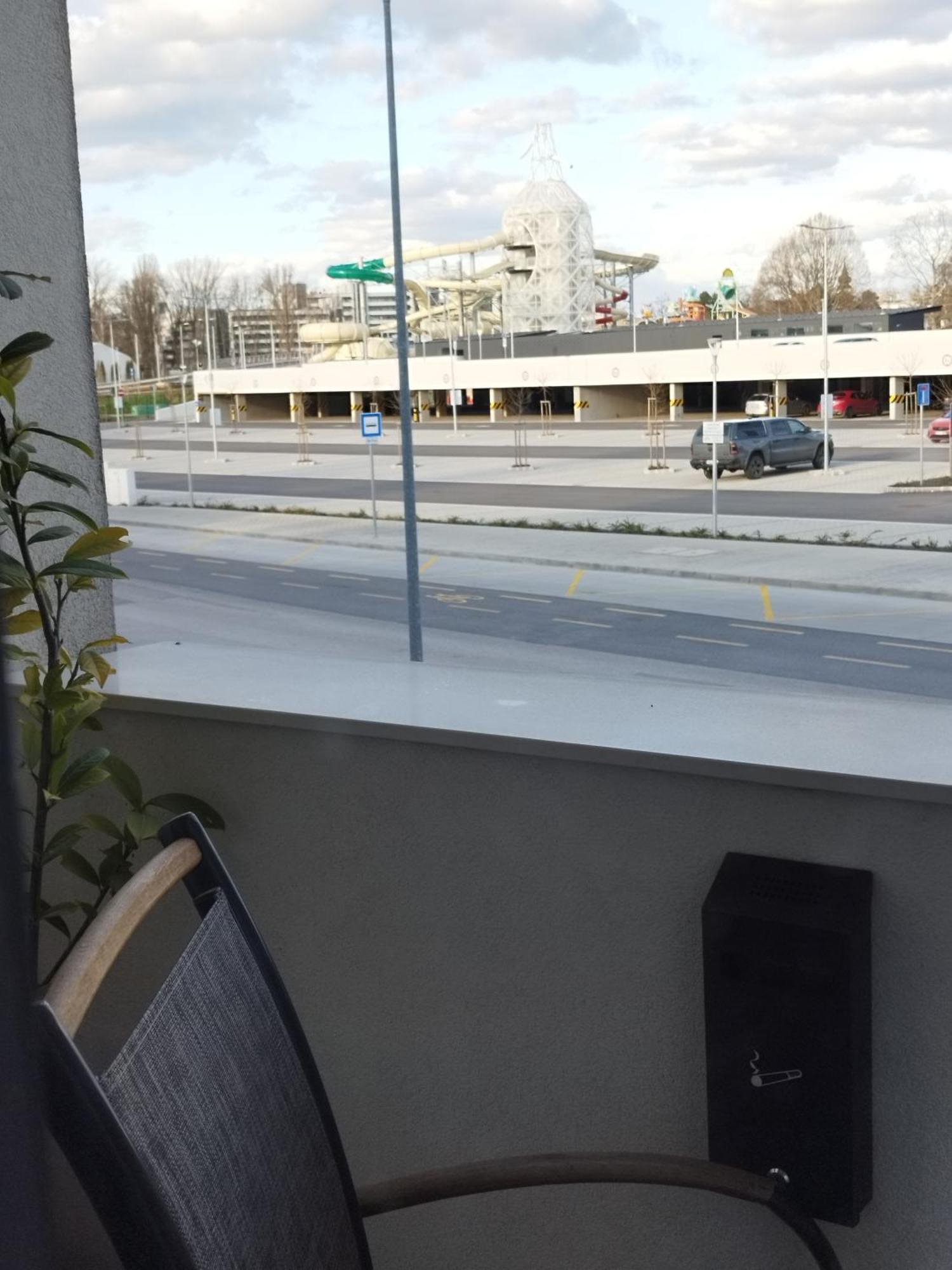 Hid19 Apartman Gyor Belvaros-Free Parking-Terrace Az Rq Vizi Elmenypark Es Gyogyfuerdonel Εξωτερικό φωτογραφία
